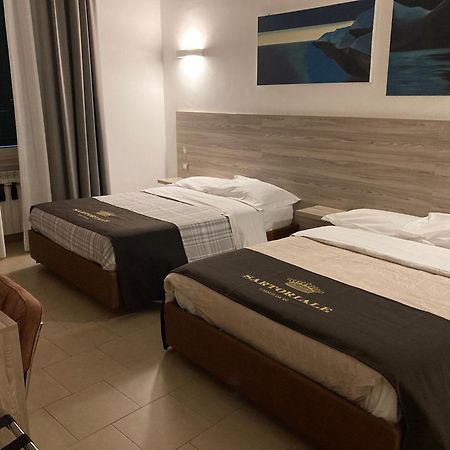 4Stanze Hotel Наполи Екстериор снимка