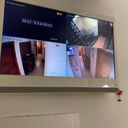 4Stanze Hotel Наполи Екстериор снимка