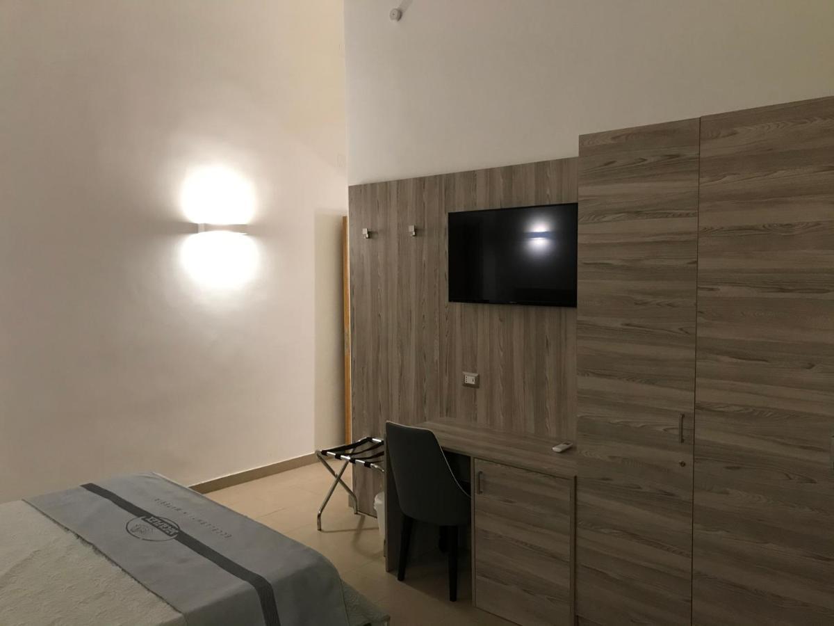 4Stanze Hotel Наполи Екстериор снимка
