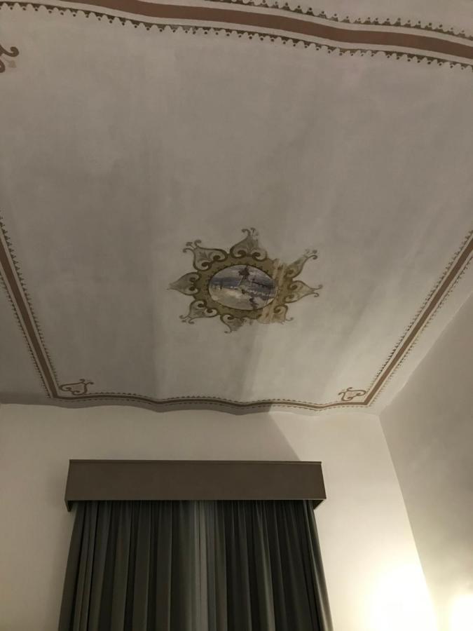 4Stanze Hotel Наполи Екстериор снимка