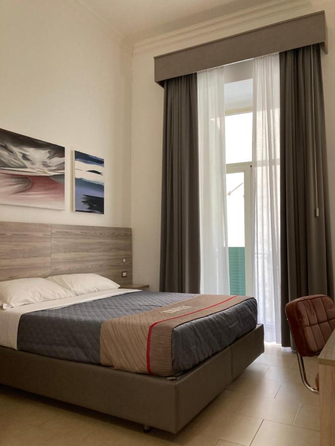 4Stanze Hotel Наполи Екстериор снимка