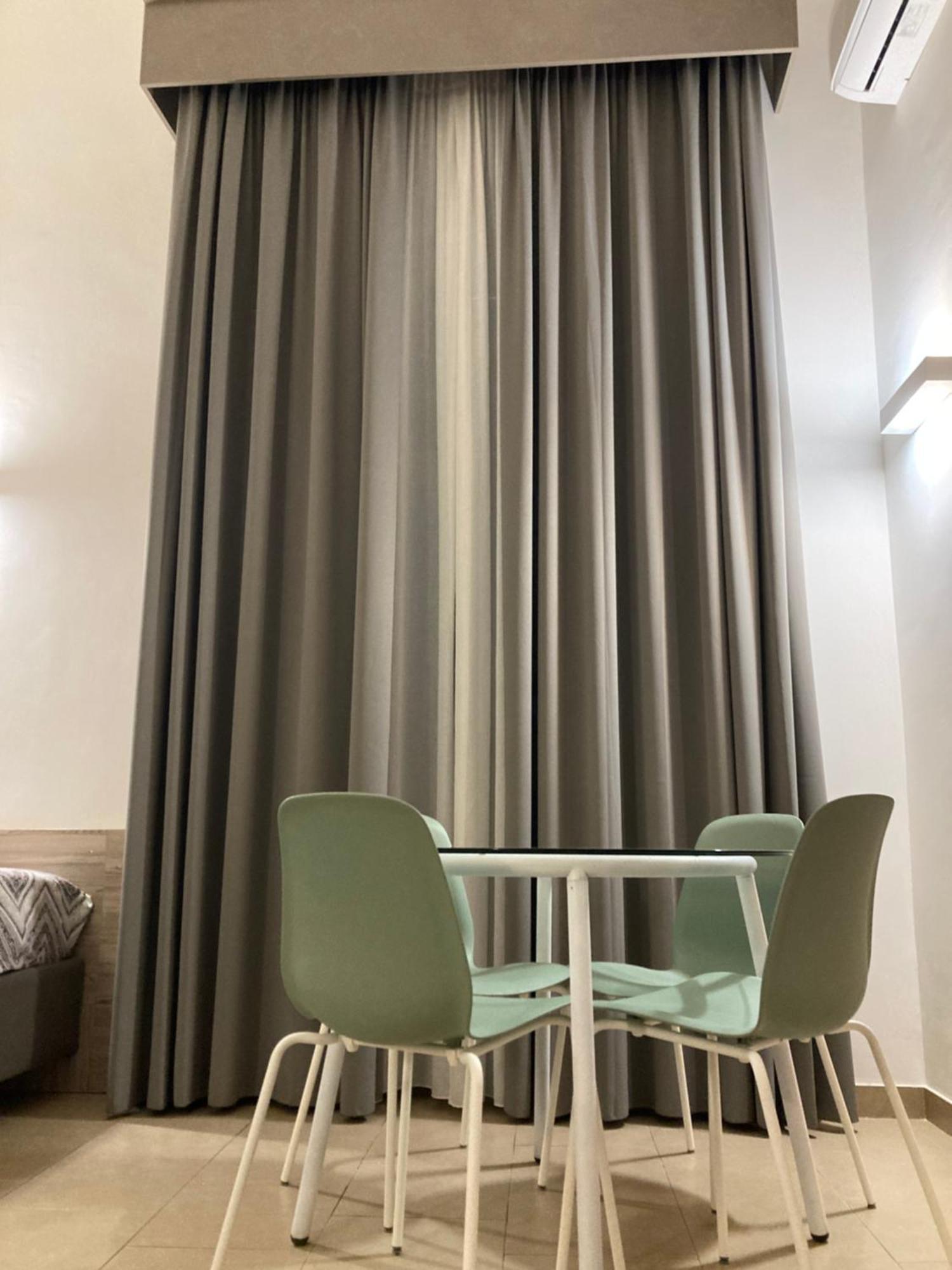 4Stanze Hotel Наполи Екстериор снимка