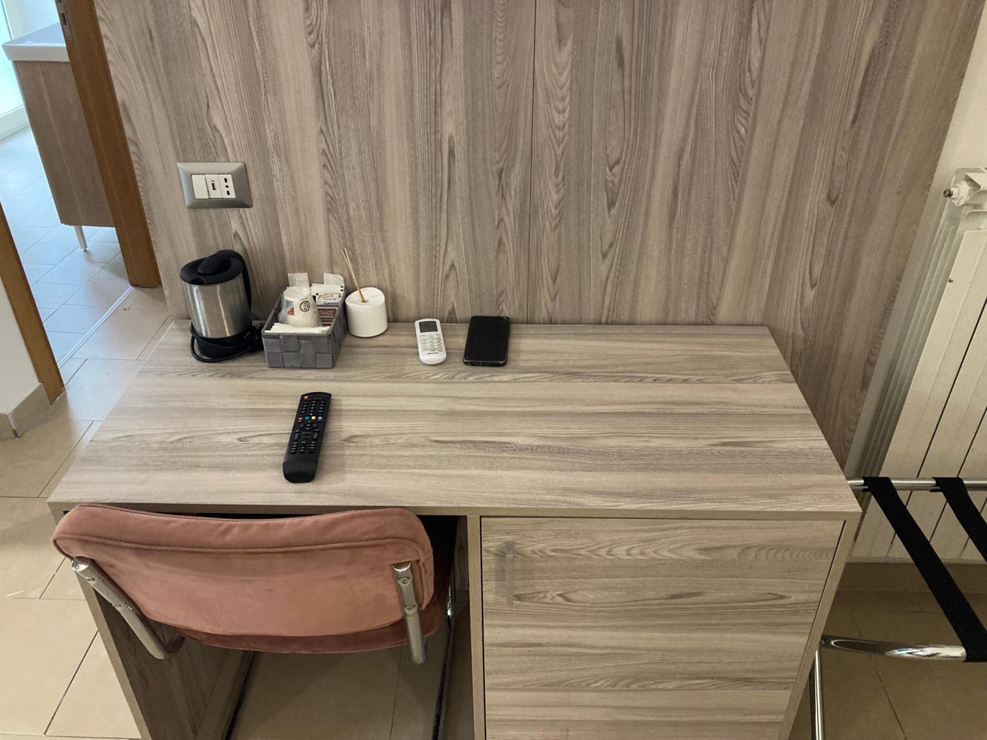 4Stanze Hotel Наполи Екстериор снимка
