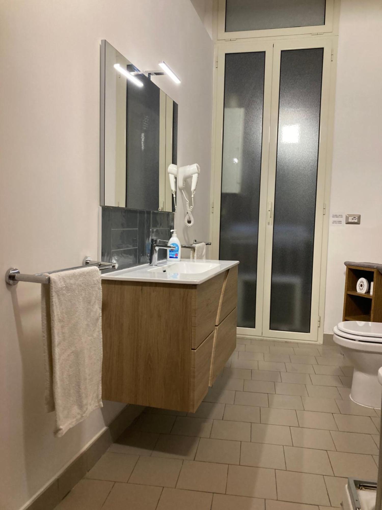 4Stanze Hotel Наполи Екстериор снимка