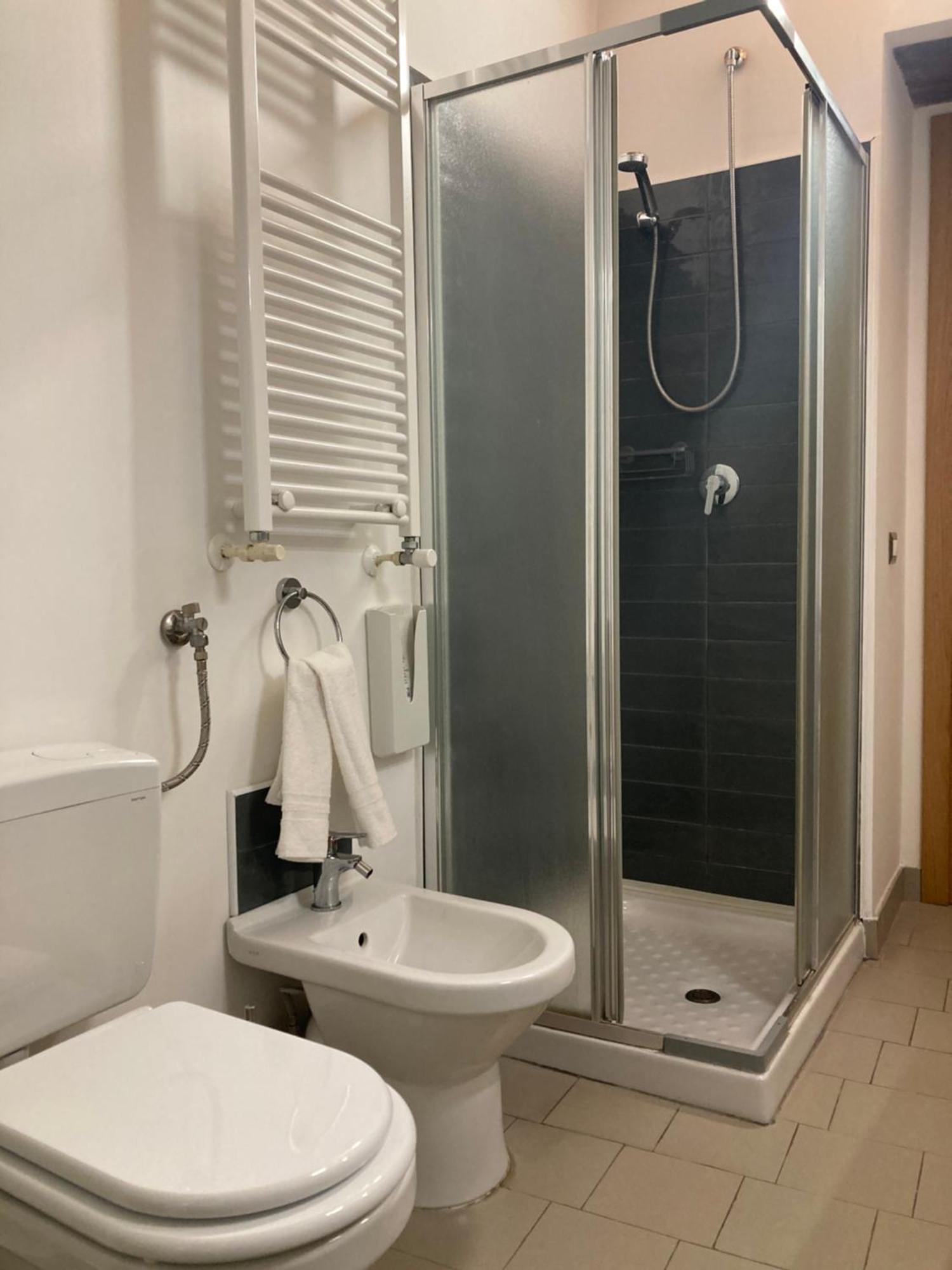 4Stanze Hotel Наполи Екстериор снимка