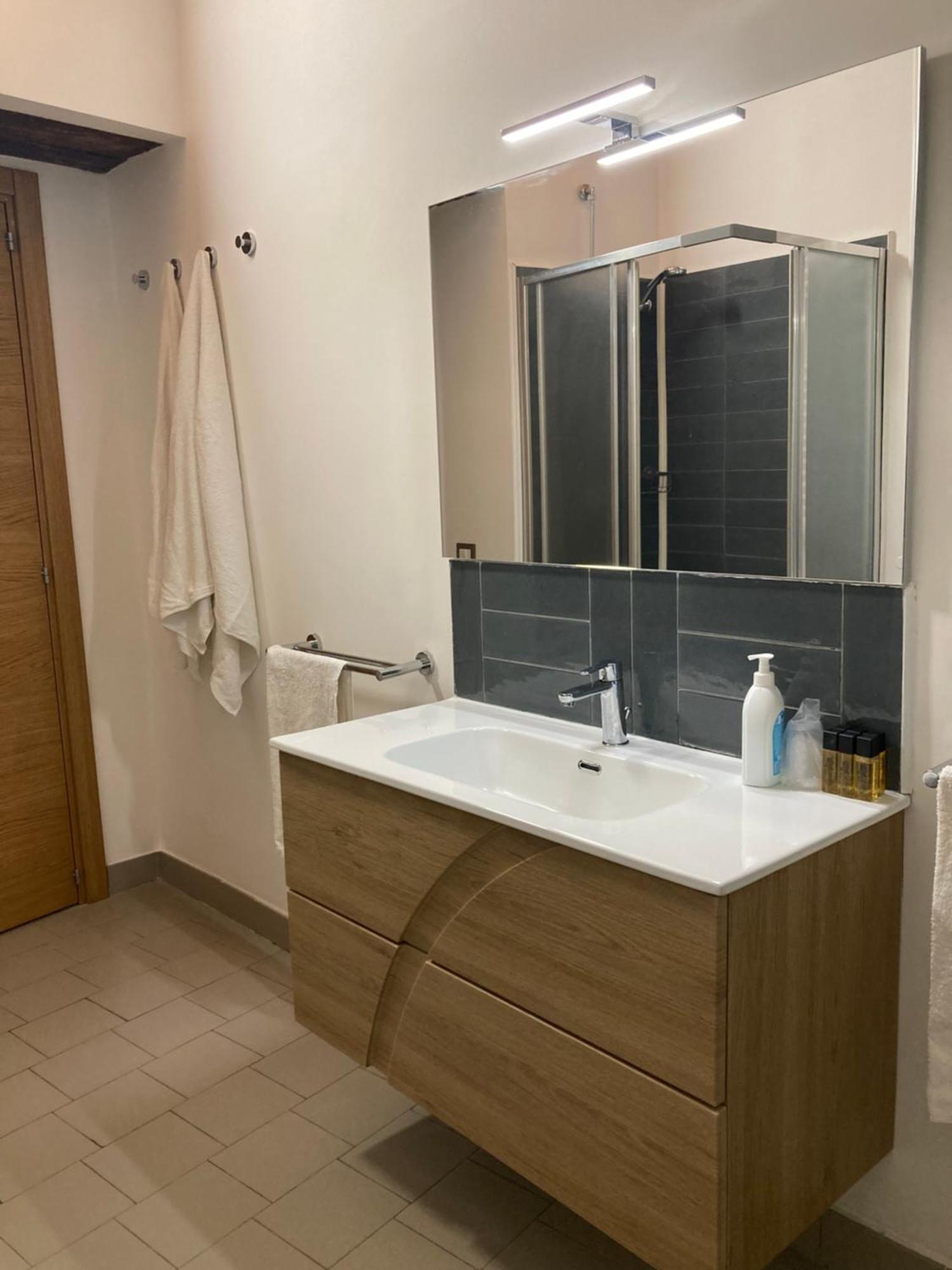 4Stanze Hotel Наполи Екстериор снимка