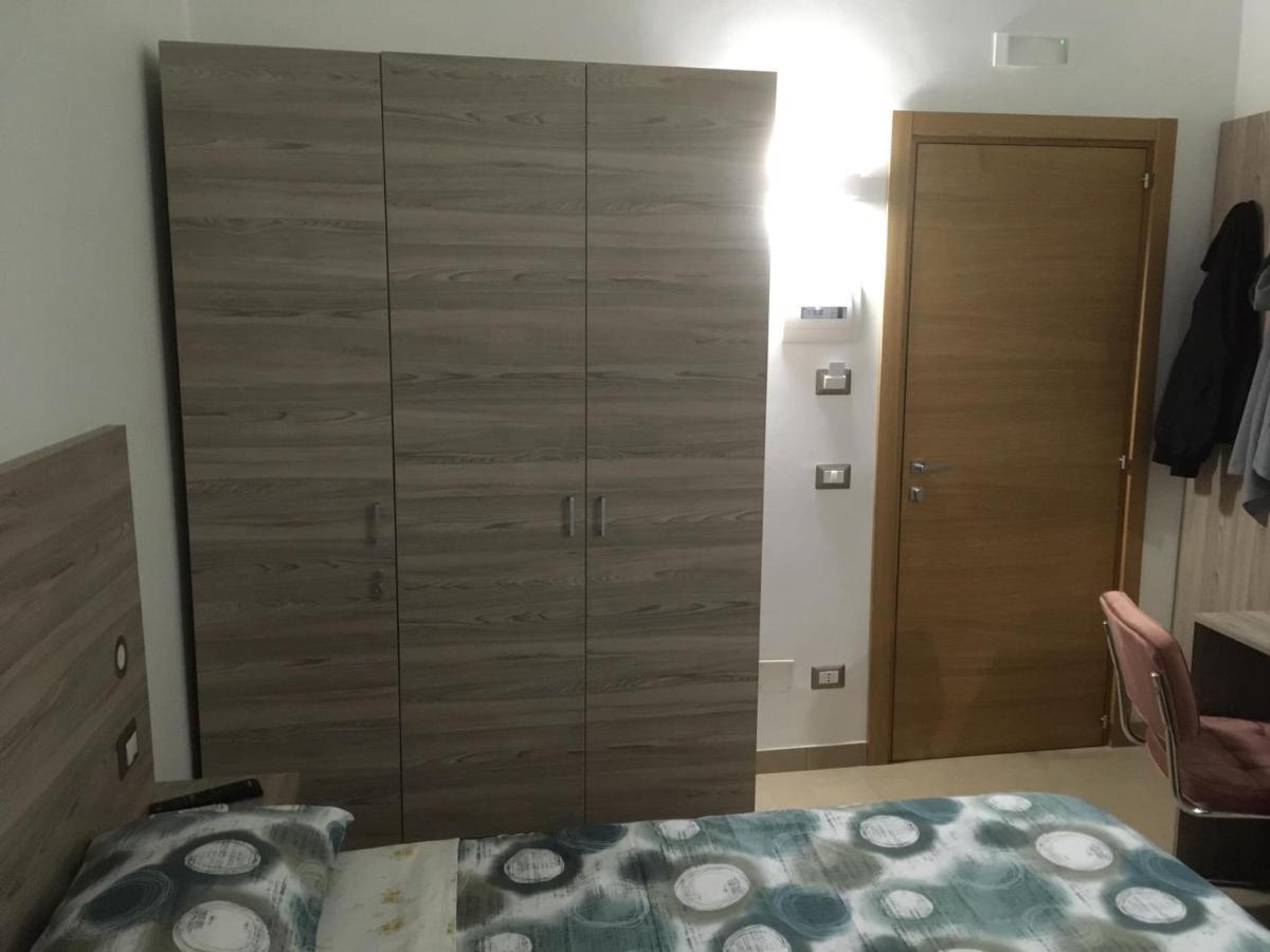 4Stanze Hotel Наполи Екстериор снимка