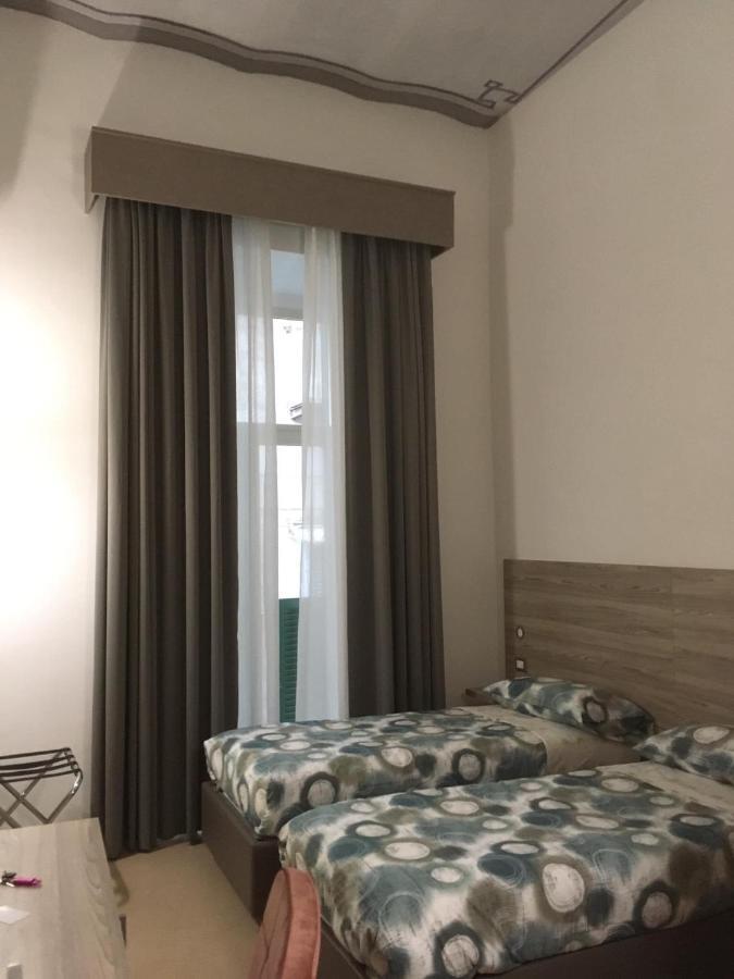 4Stanze Hotel Наполи Екстериор снимка