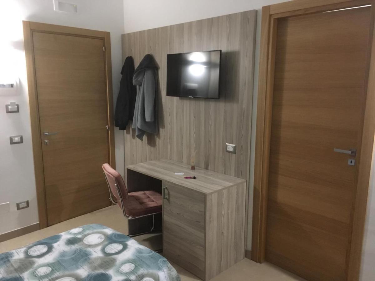 4Stanze Hotel Наполи Екстериор снимка
